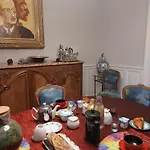 HYPER CENTRE ,jolie chambre climatisée avec PARKING SECURISE gratuit