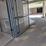 HYPER CENTRE ,jolie chambre climatisée avec PARKING SECURISE gratuit