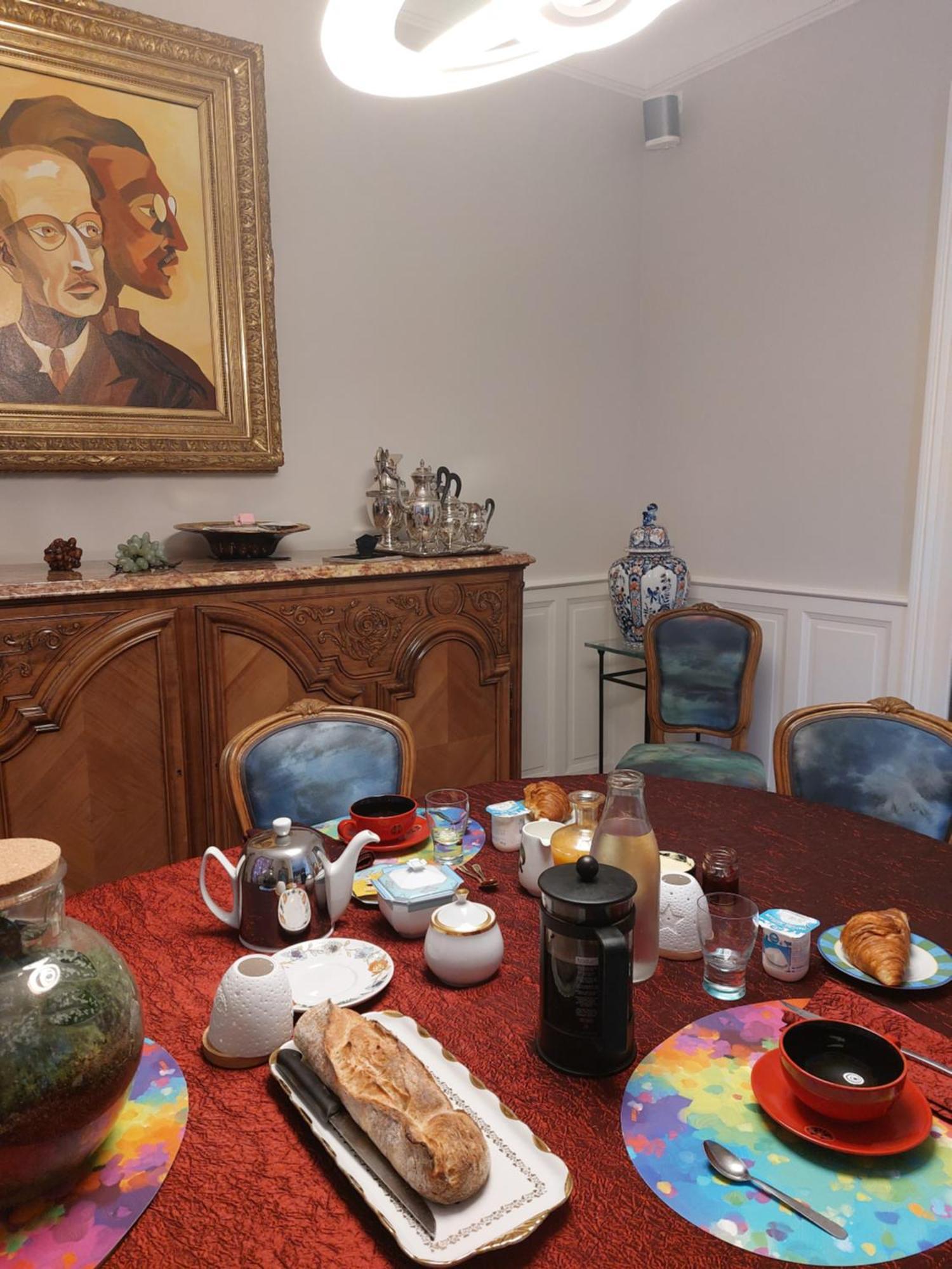 Séjour chez l'habitant Hyper Centre ,jolie Climatisée Avec Parking Securise Gratuit *